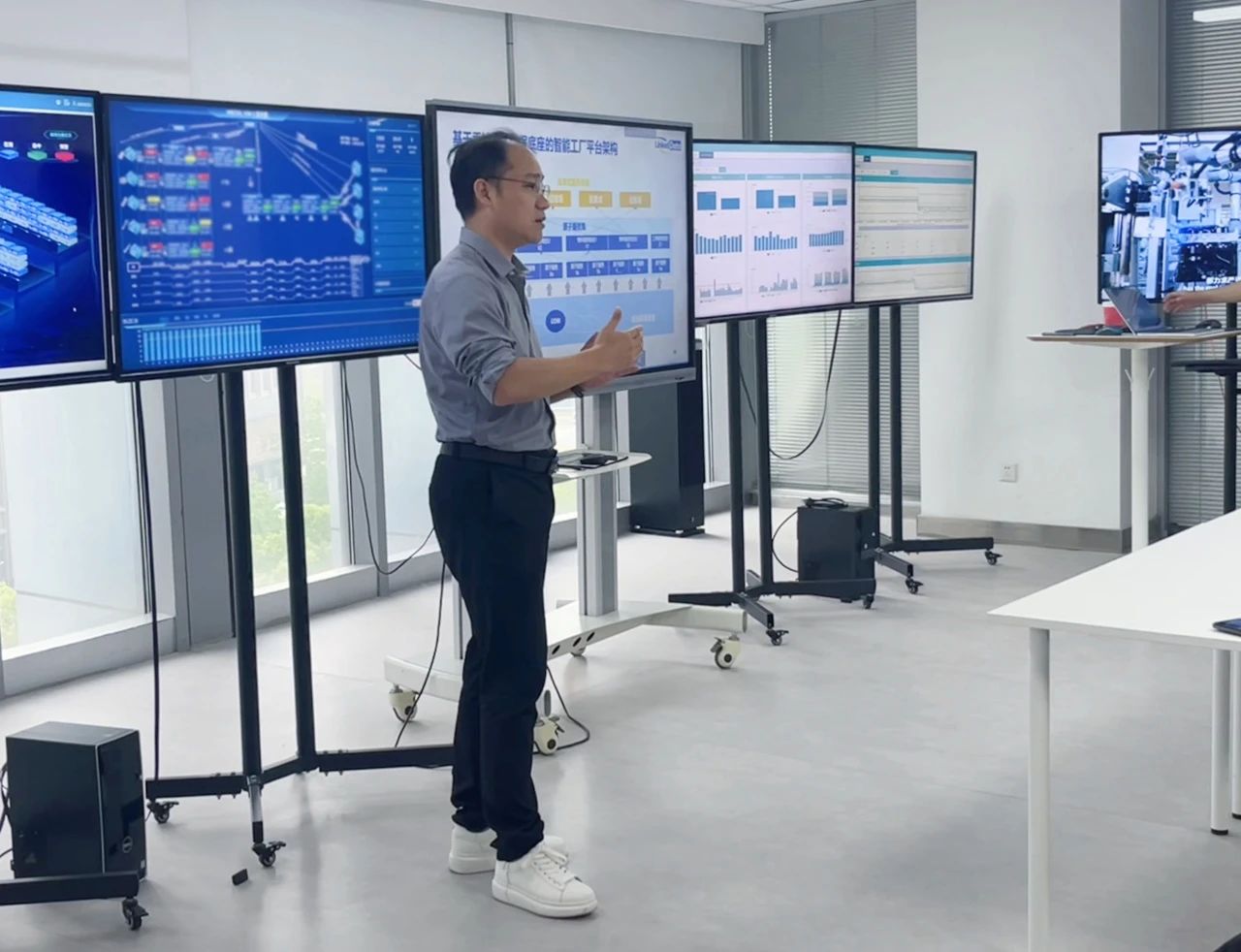 项建海分享:以AI为引擎,重塑制造竞争力 项建海分享:以AI为引擎,重塑制造竞争力